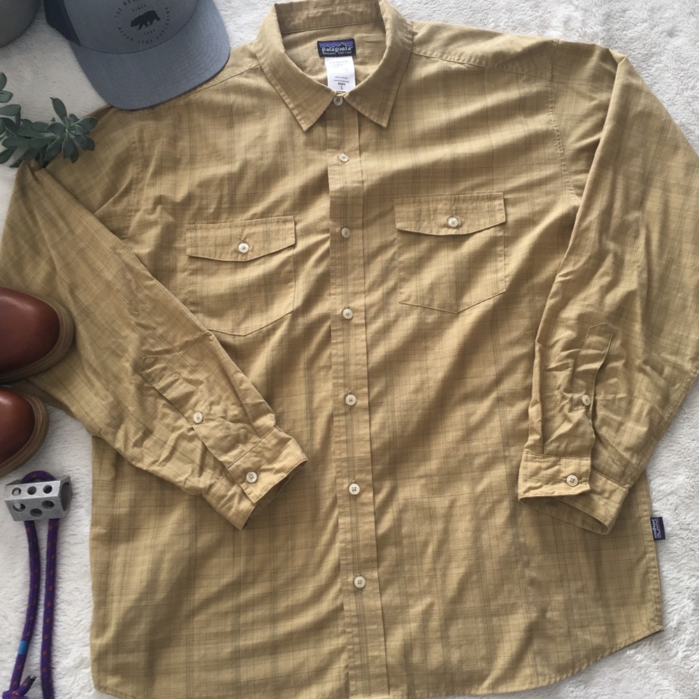 Patagonia Men’s long sleeve plaid shirt size Large